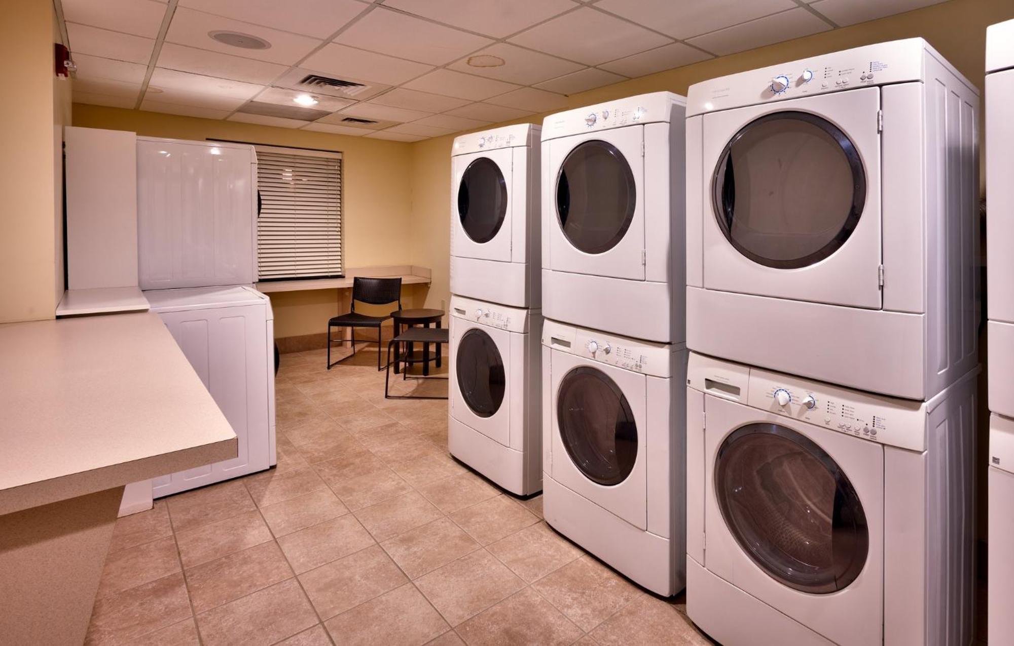 Staybridge Suites Omaha 80Th And Dodge By Ihg Eksteriør bilde