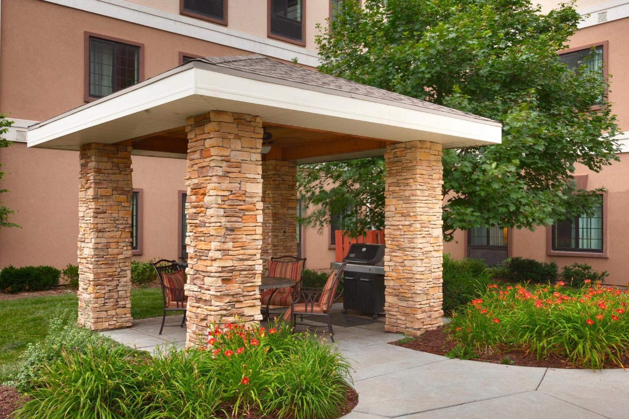Staybridge Suites Omaha 80Th And Dodge By Ihg Eksteriør bilde