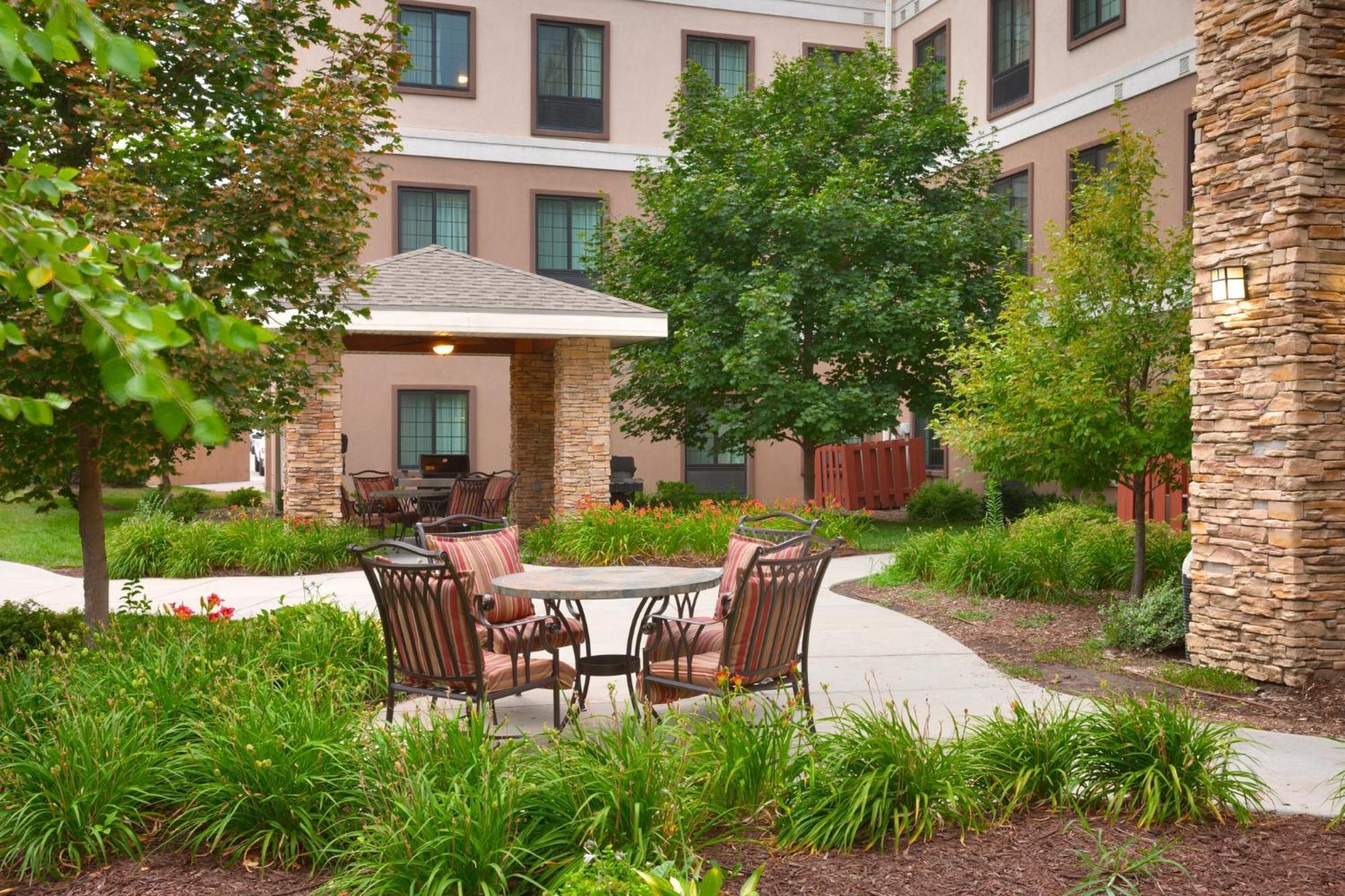Staybridge Suites Omaha 80Th And Dodge By Ihg Eksteriør bilde