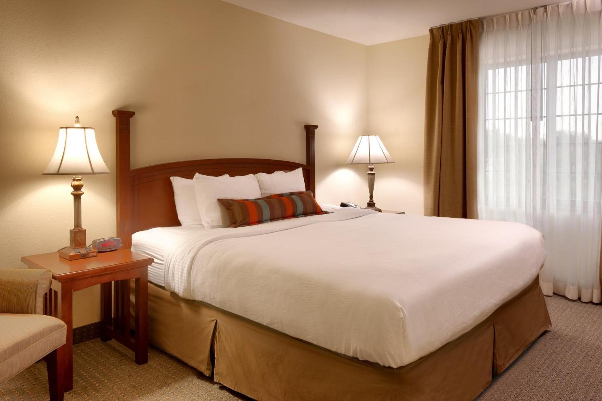 Staybridge Suites Omaha 80Th And Dodge By Ihg Eksteriør bilde