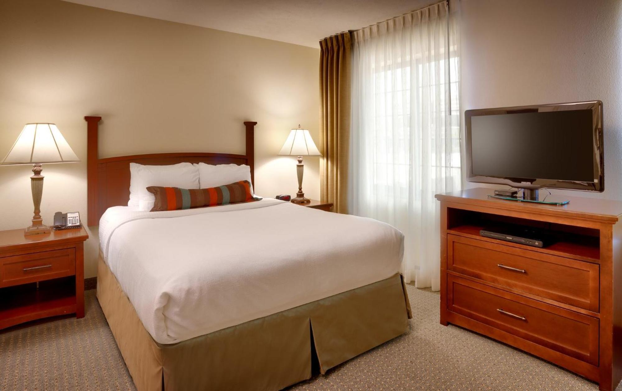 Staybridge Suites Omaha 80Th And Dodge By Ihg Eksteriør bilde